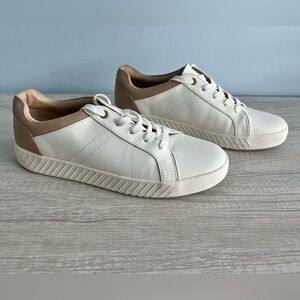 SOUL Naturalizer White and Tan Sneakers